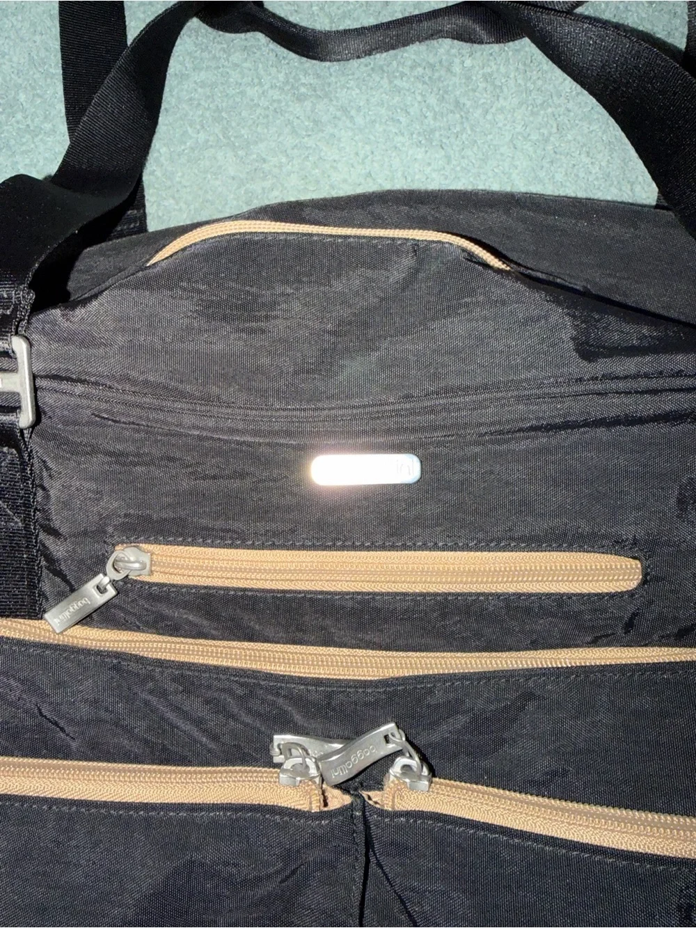 Baggallini Black Travel Weekender Carry On Bag Luggage Sleeve - Never Been Used